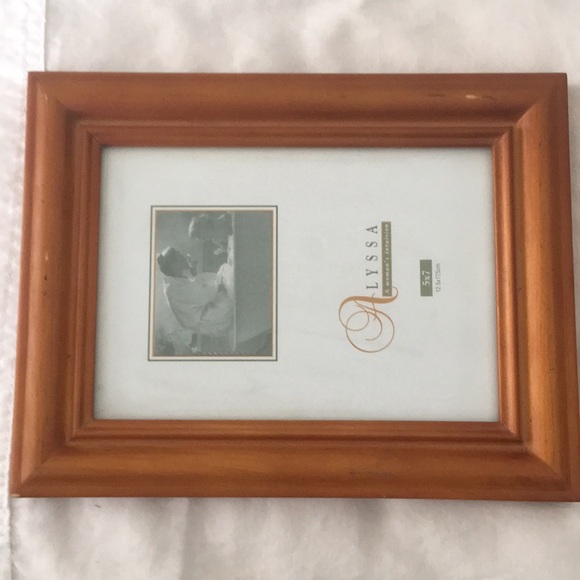 Timeless Solid Oak Photo Frame - Showcase Your Memories with Elegance! - Picture 6 of 6